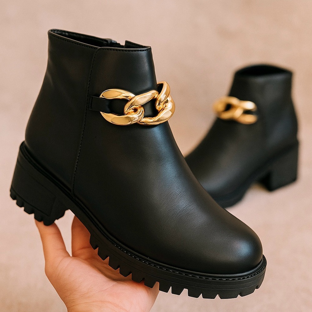 Nicole Miller Black Faux Leather Chelsea Boots Chain Detail | Size 8.5 New